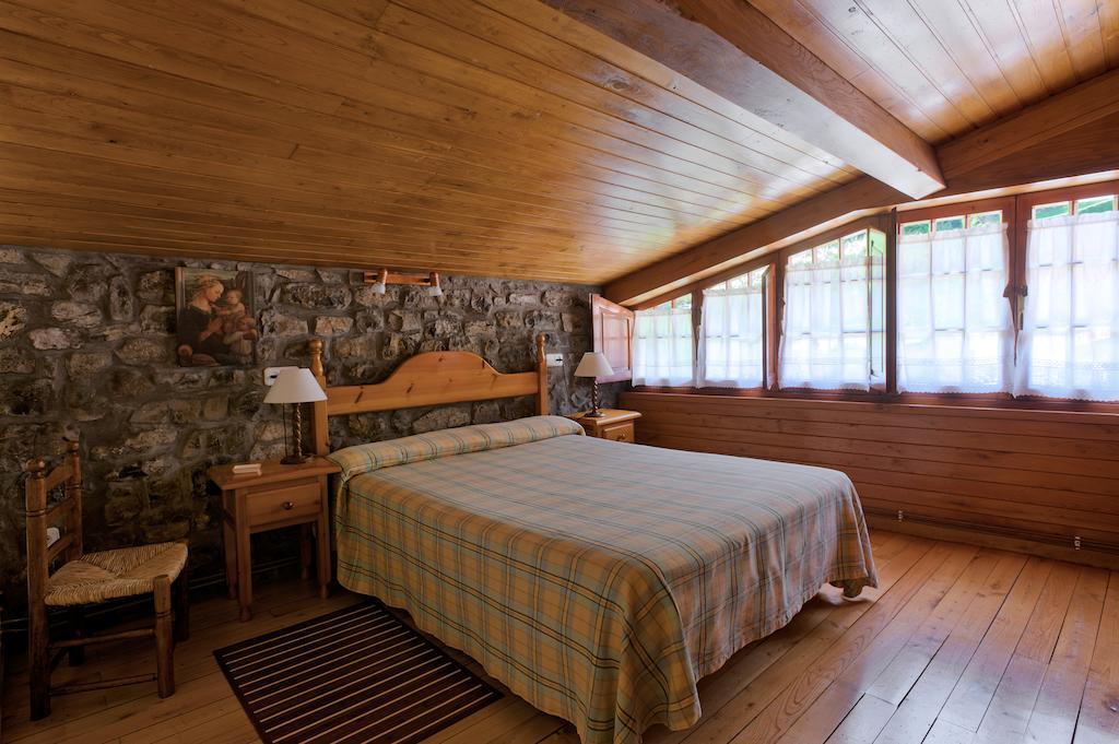 Casas Rurales El Llugaron Miravalles Room photo